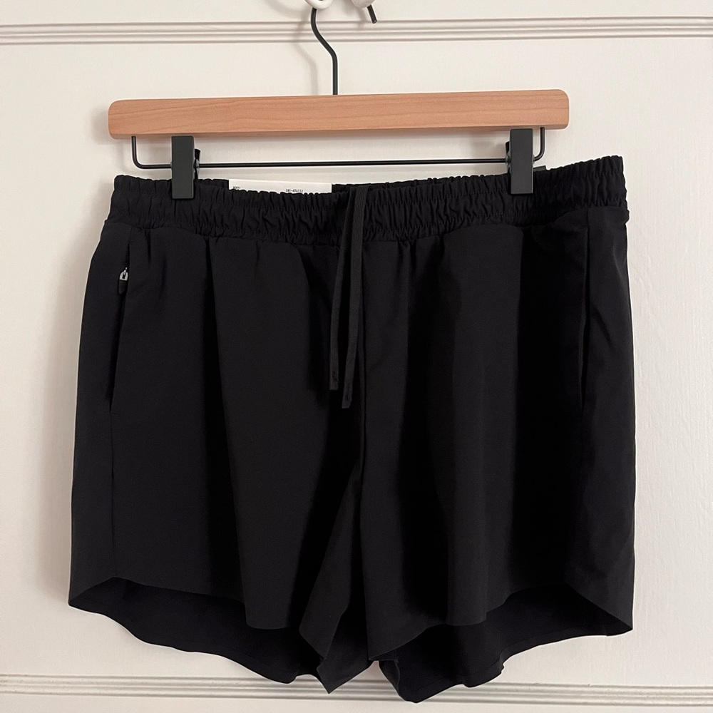 Uniqlo Women's Black Athletic Shorts